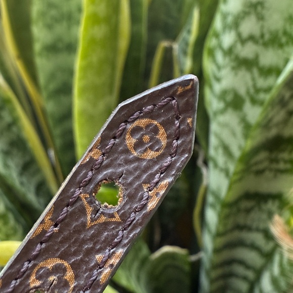 Just Dropped! Authentic Louis Vuitton Monogram Logomania Bracelet - Picture 9 of 13